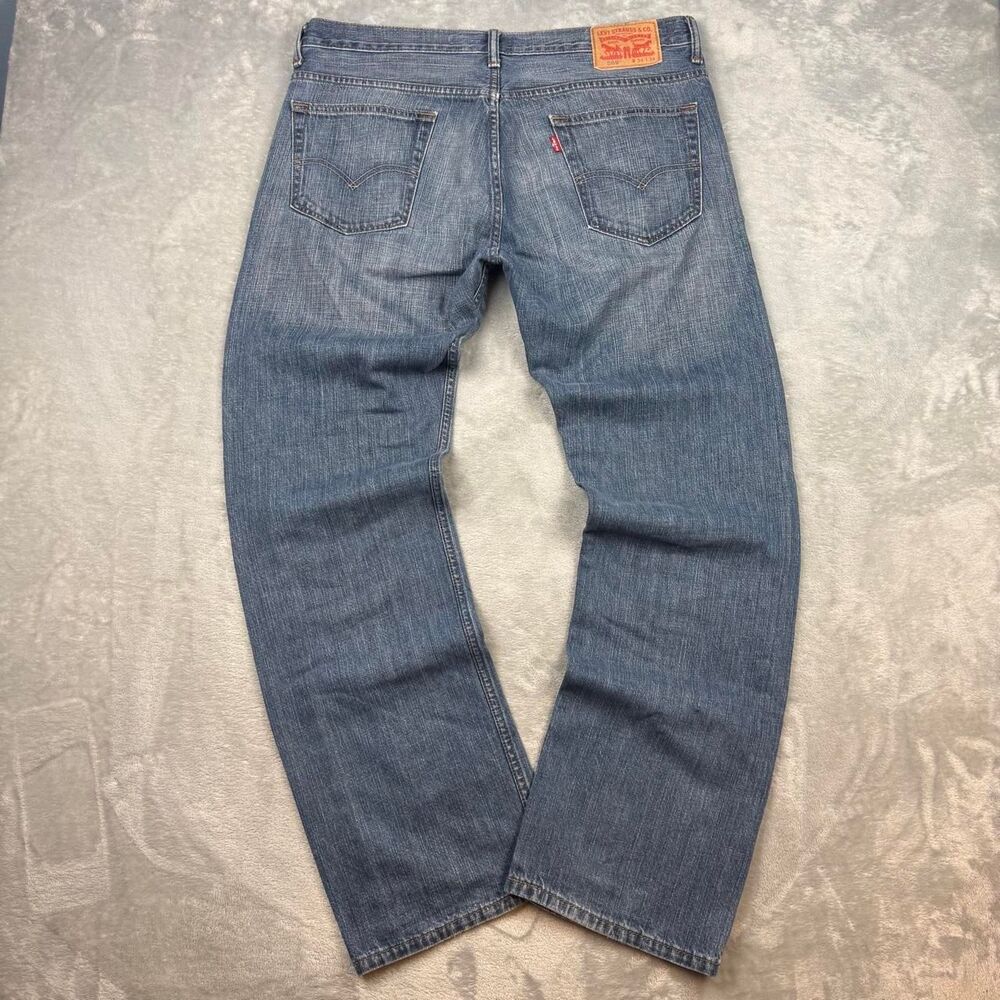 Levi-s Men's Blue and Navy Jeans